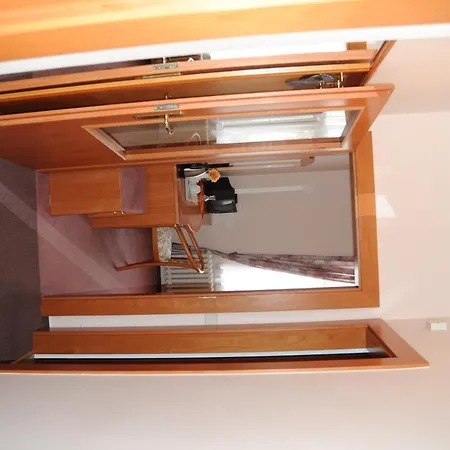 ゲストハウス Akropolis, Eco Breakfasts From Farm マリアーンスケー・ラーズニェ