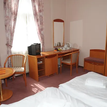 Akropolis, Eco Breakfasts From Farm マリアーンスケー・ラーズニェ