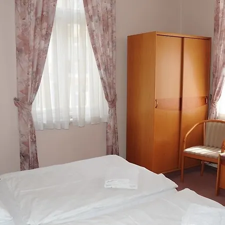 게스트하우스 Akropolis, Eco Breakfasts From Farm 마리안스케 라즈네