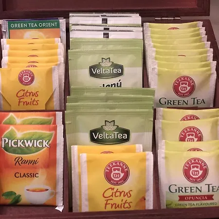 Akropolis, Eco Breakfasts From Farm 3* マリアーンスケー・ラーズニェ