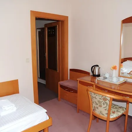 Gasthuis Akropolis, Eco Breakfasts From Farm Mariënbad