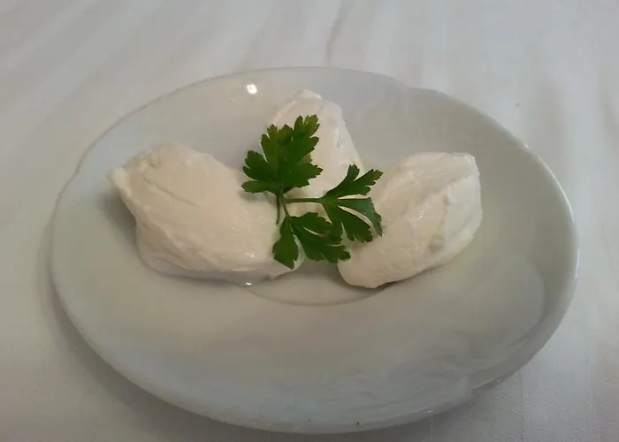 Gasthuis Akropolis, Eco Breakfasts From Farm